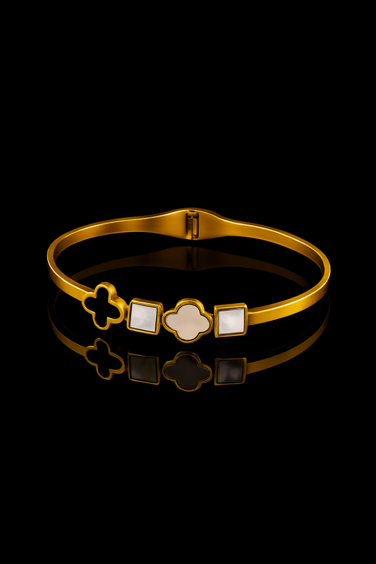 Chic Clover Motif Bangle (Black &amp; White)